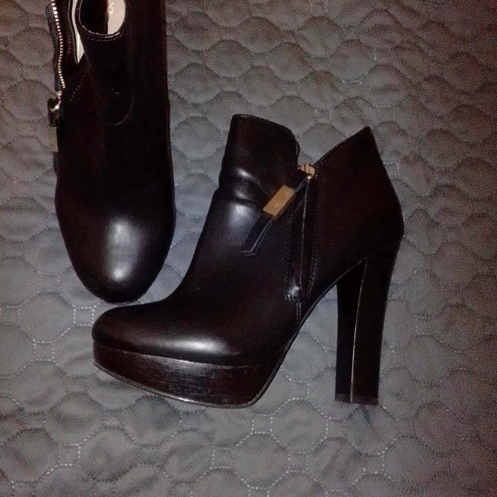 Aldo Black Heeled Ankle Boots with Chunky Heels